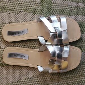 Steve Madden Silver Metallic Leather Upper Sandals